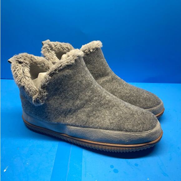 DEARFOAMS Fur Lined Women Bootie Slippers Memory Foam Size 11-12 - Picture 2 of 10
